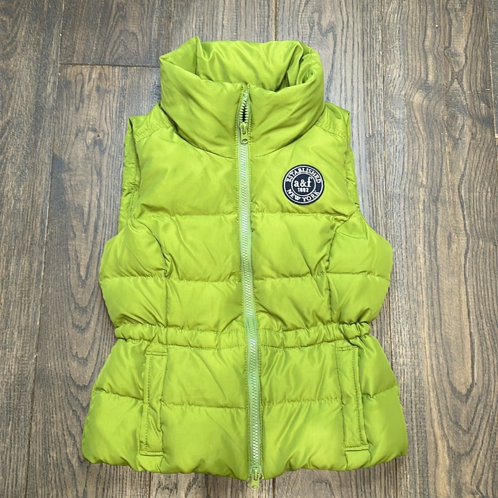 ABERCROMBIE GIRLS PUFFER VEST (size M)